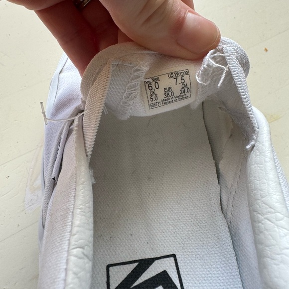 Vans Classic Slip-On Shoe White Size Mens 6 Women’s 7.5 - Picture 6 of 6